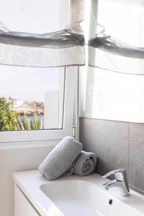 Luxury Frontline Poris De Abona Villa Bagian luar foto